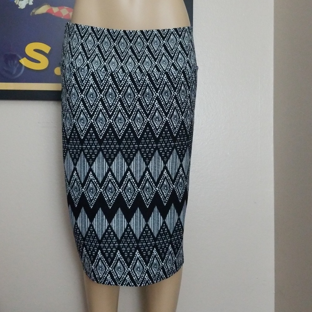 👄👄Lularoe Knee Length Pencil Skirt 👄👄